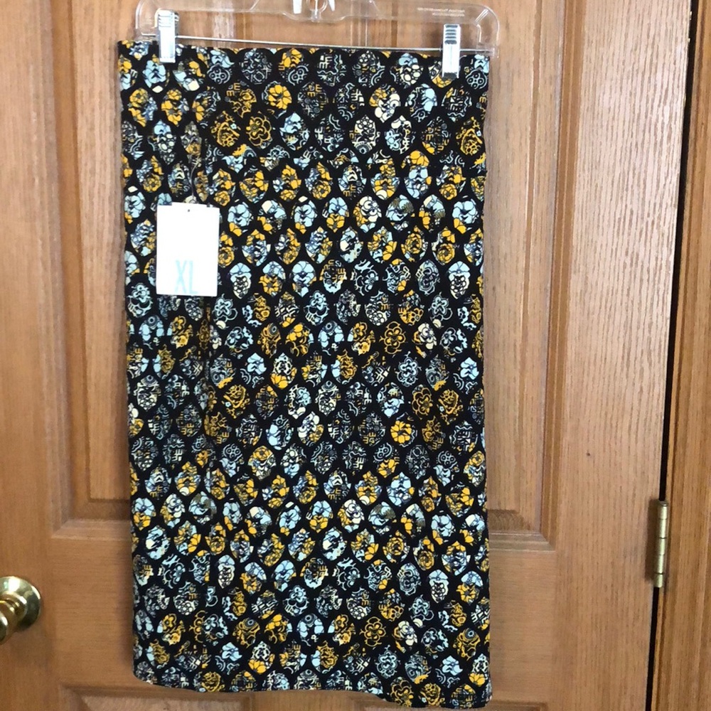 LulaRoe Cassie skirt